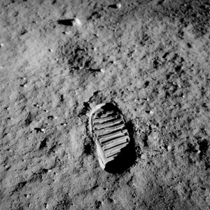 trace-footprint-lunar-surface-buzz-apollo-aldrin_121-60614